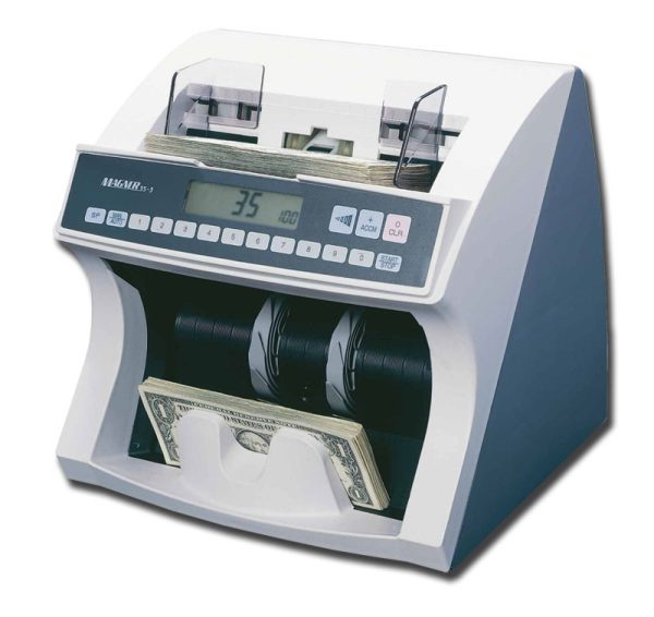 MAGNER,magner 35-2003 счетчик банкнот, детекция по длине и оптической плотности,  загрузка - 300 банкнот, приемка - 200 банкнот, скорость 1500 банкнот в мин,